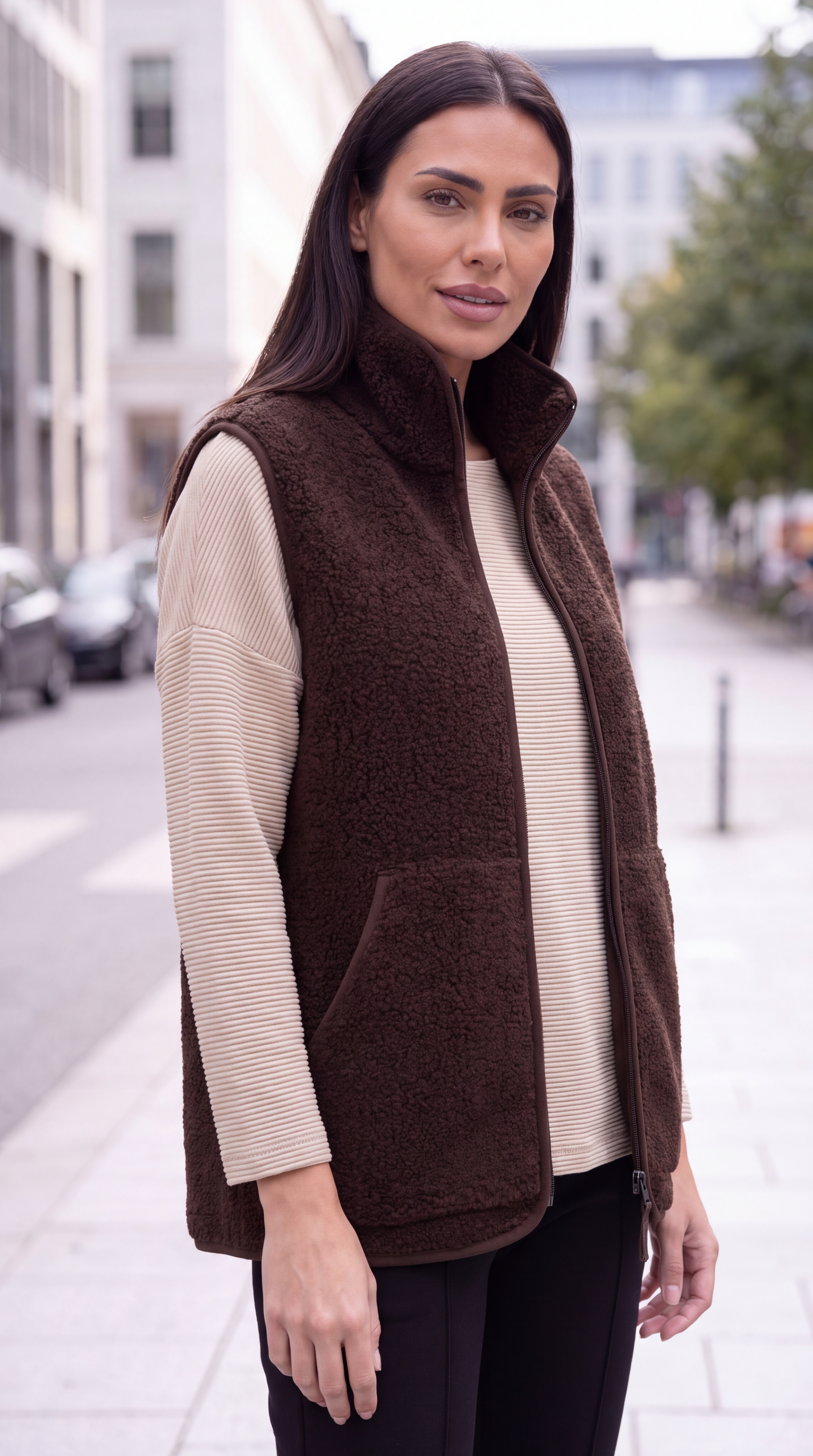 Dámska plyšová vesta BROADWAY NYC FASHION CHOCOLATE PLUM s.WEAR 3